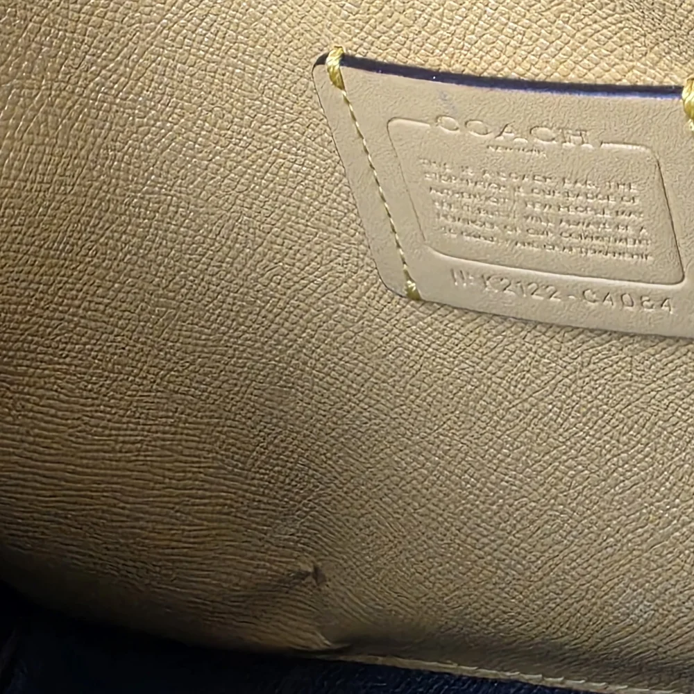 Coach Mollie Tote Bag 25